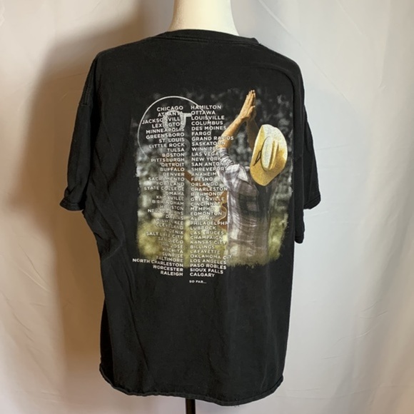 Garth Brooks World Tour Concert T-Shirt - Picture 5 of 7